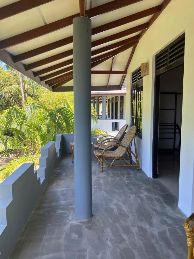 Pineapple Surf Hotel Ahangama Exterior photo