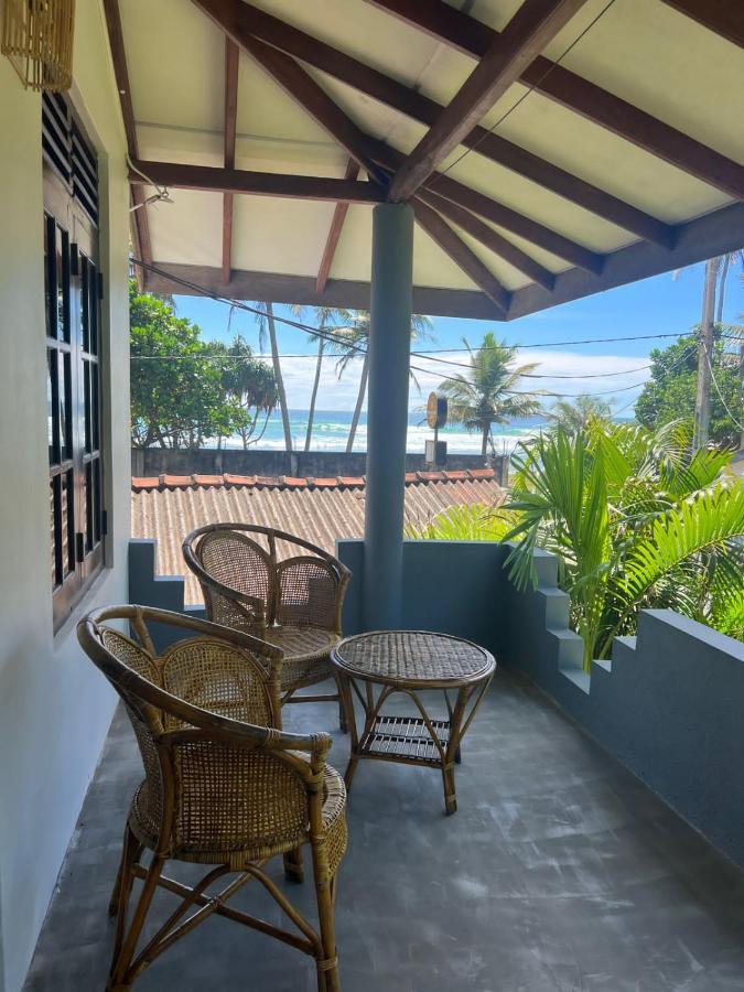 Pineapple Surf Hotel Ahangama Exterior photo
