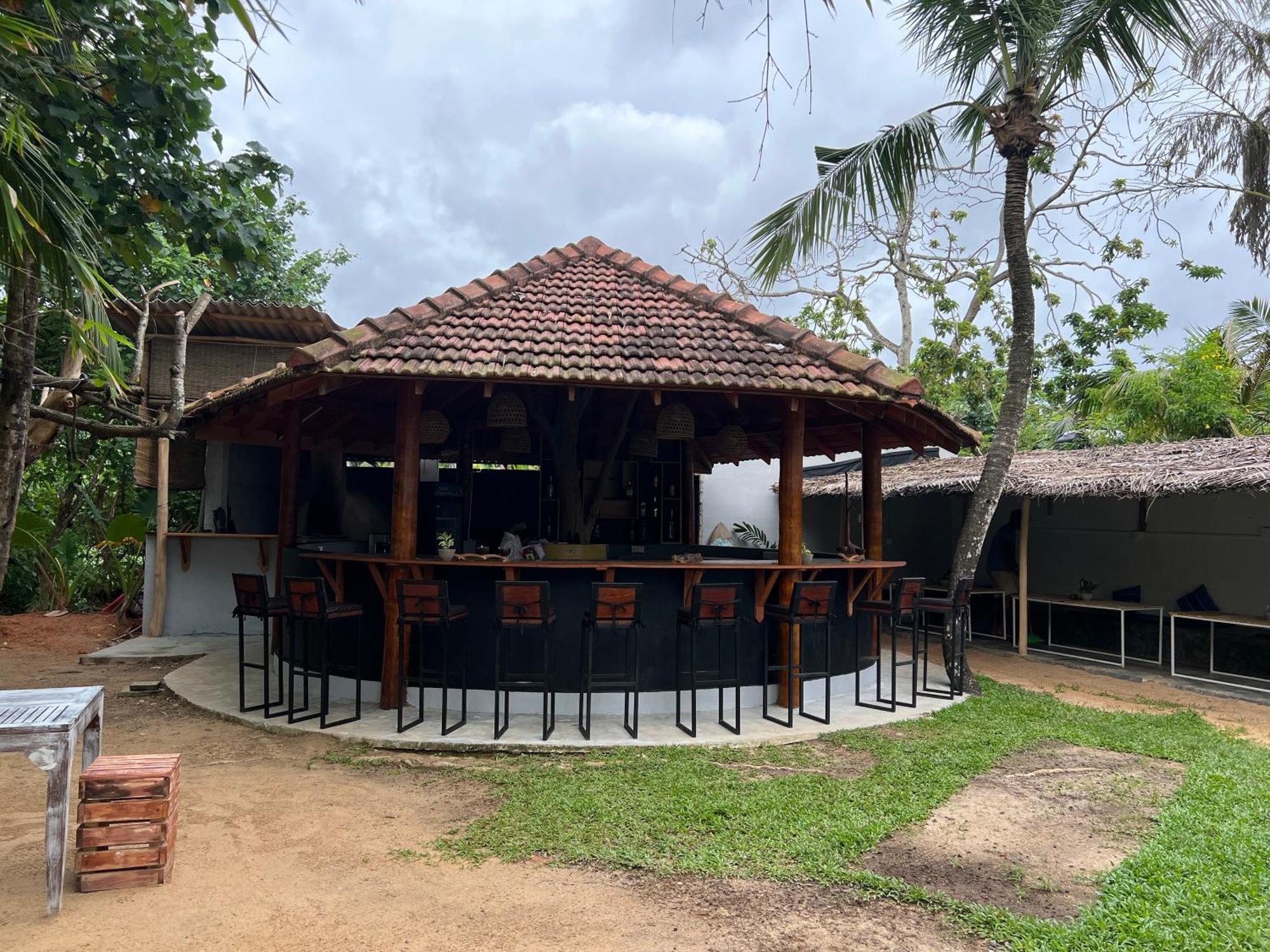 Pineapple Surf Hotel Ahangama Exterior photo
